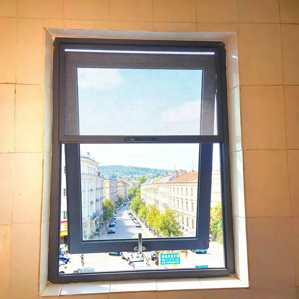 Isolatzailea ez den aluminiozko aleazioko leihoa pantailarekin eta goiko esekidurarekin